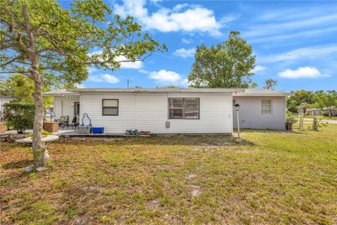 Villa ou maison à vendre à Deltona, Floride: 3 chambres, 179.39 m2 № 2139846 - photo 25