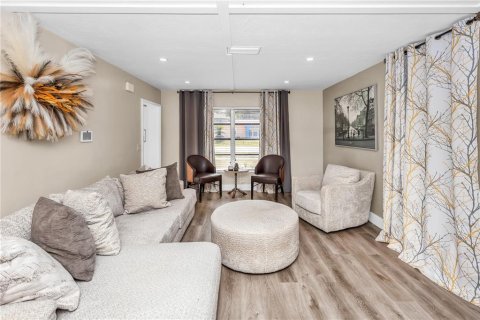 Villa ou maison à vendre à Deltona, Floride: 3 chambres, 179.39 m2 № 2139846 - photo 4