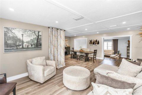 Villa ou maison à vendre à Deltona, Floride: 3 chambres, 179.39 m2 № 2139846 - photo 5