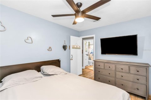 Villa ou maison à vendre à Deltona, Floride: 3 chambres, 179.39 m2 № 2139846 - photo 18