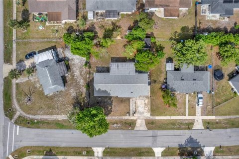 Villa ou maison à vendre à Deltona, Floride: 3 chambres, 179.39 m2 № 2139846 - photo 28
