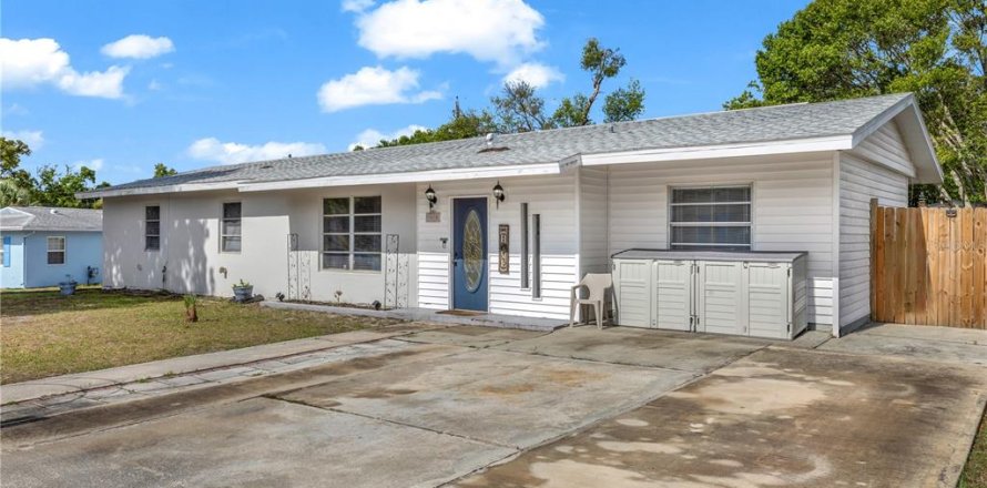 Villa ou maison à Deltona, Floride 3 chambres, 179.39 m2 № 2139846