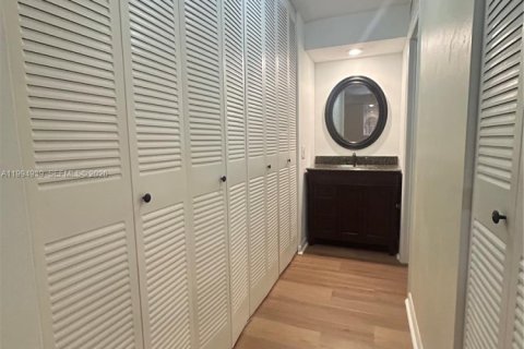 Townhouse in Pembroke Pines, Florida 3 bedrooms, 140.38 sq.m. № 2056581 - photo 19