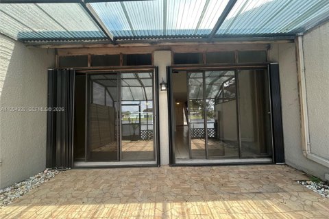 Townhouse in Pembroke Pines, Florida 3 bedrooms, 140.38 sq.m. № 2056581 - photo 22