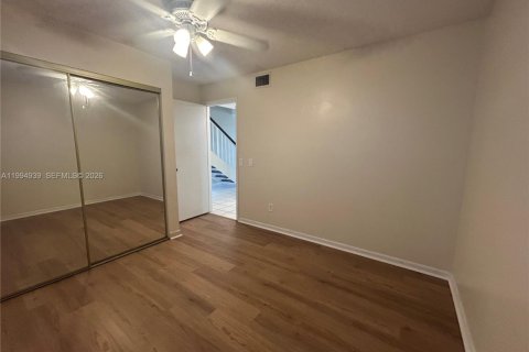 Townhouse in Pembroke Pines, Florida 3 bedrooms, 140.38 sq.m. № 2056581 - photo 9