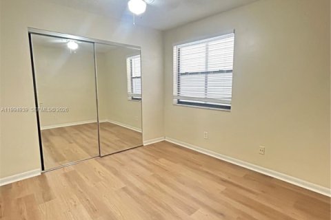 Townhouse in Pembroke Pines, Florida 3 bedrooms, 140.38 sq.m. № 2056581 - photo 14