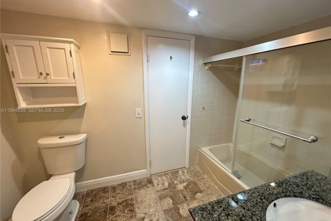 Townhouse in Pembroke Pines, Florida 3 bedrooms, 140.38 sq.m. № 2056581 - photo 16