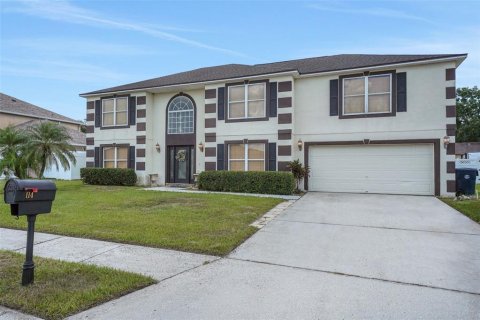 House in Auburndale, Florida 5 bedrooms, 270.9 sq.m. № 1917153 - photo 3