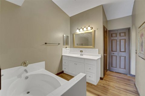 House in Auburndale, Florida 5 bedrooms, 270.9 sq.m. № 1917153 - photo 23