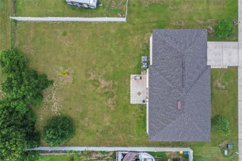 House in Auburndale, Florida 5 bedrooms, 270.9 sq.m. № 1917153 - photo 6