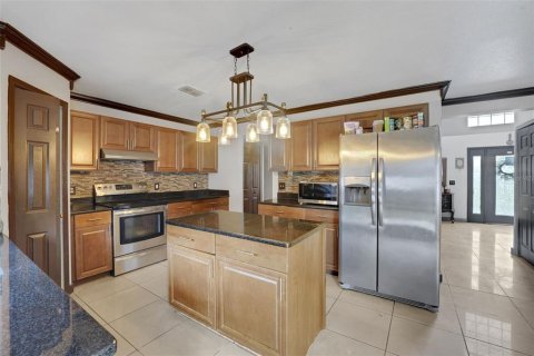 House in Auburndale, Florida 5 bedrooms, 270.9 sq.m. № 1917153 - photo 12
