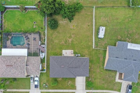 House in Auburndale, Florida 5 bedrooms, 270.9 sq.m. № 1917153 - photo 5