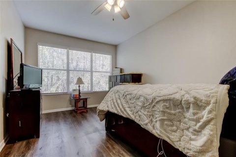 Townhouse in Tampa, Florida 3 bedrooms, 179.58 sq.m. № 2149405 - photo 20