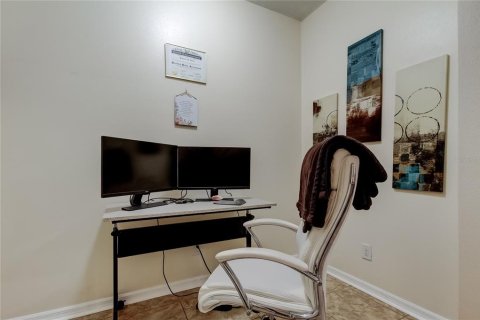 Townhouse in Tampa, Florida 3 bedrooms, 179.58 sq.m. № 2149405 - photo 7