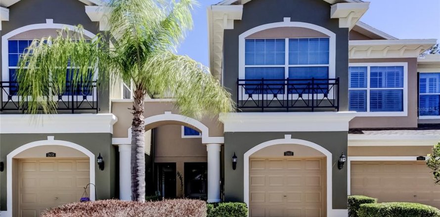 Townhouse in Tampa, Florida 3 bedrooms, 179.58 sq.m. № 2149405