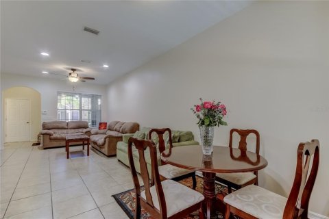 Townhouse in Tampa, Florida 3 bedrooms, 179.58 sq.m. № 2149405 - photo 9