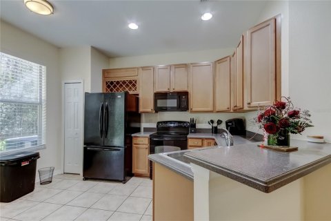 Townhouse in Tampa, Florida 3 bedrooms, 179.58 sq.m. № 2149405 - photo 10