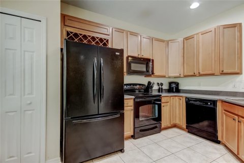 Townhouse in Tampa, Florida 3 bedrooms, 179.58 sq.m. № 2149405 - photo 13