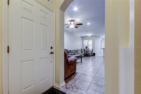 Townhouse in Tampa, Florida 3 bedrooms, 179.58 sq.m. № 2149405 - photo 16