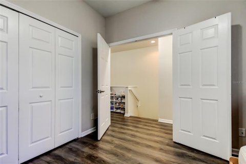 Townhouse in Tampa, Florida 3 bedrooms, 179.58 sq.m. № 2149405 - photo 28