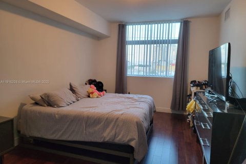 Condo in Hollywood, Florida, 1 bedroom  № 1971403 - photo 20