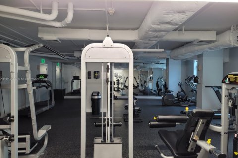 Condo in Hollywood, Florida, 1 bedroom  № 1971403 - photo 10