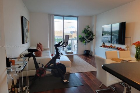 Condo in Hollywood, Florida, 1 bedroom  № 1971403 - photo 14