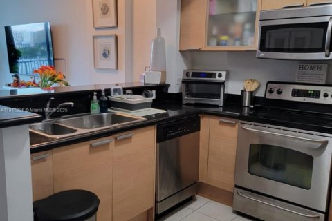 Condo in Hollywood, Florida, 1 bedroom  № 1971403 - photo 17