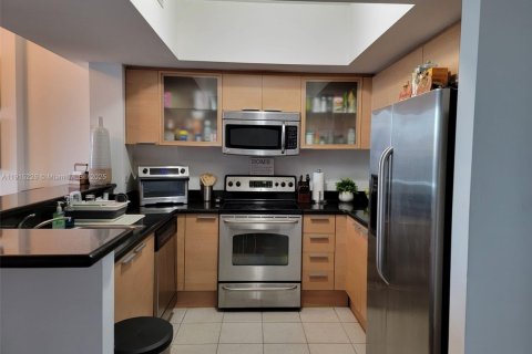 Condo in Hollywood, Florida, 1 bedroom  № 1971403 - photo 16