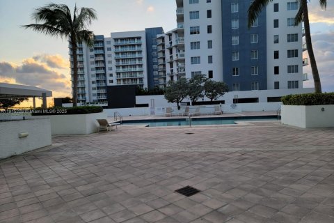 Condo in Hollywood, Florida, 1 bedroom  № 1971403 - photo 7
