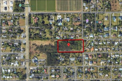 Propiedad comercial en Homestead, Florida № 2055112