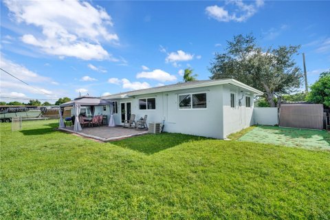 Купить виллу или дом в Майами, Флорида 3 спальни, 111.39м2, № 1953018 - фото 27