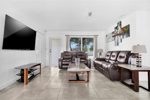 Купить виллу или дом в Майами, Флорида 3 спальни, 111.39м2, № 1953018 - фото 7