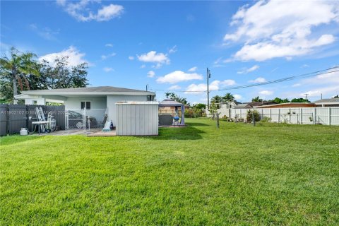 Купить виллу или дом в Майами, Флорида 3 спальни, 111.39м2, № 1953018 - фото 30