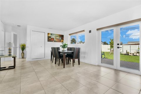 Купить виллу или дом в Майами, Флорида 3 спальни, 111.39м2, № 1953018 - фото 8