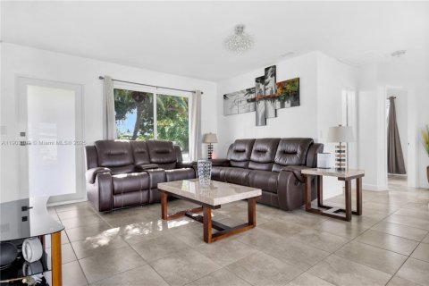 Купить виллу или дом в Майами, Флорида 3 спальни, 111.39м2, № 1953018 - фото 5