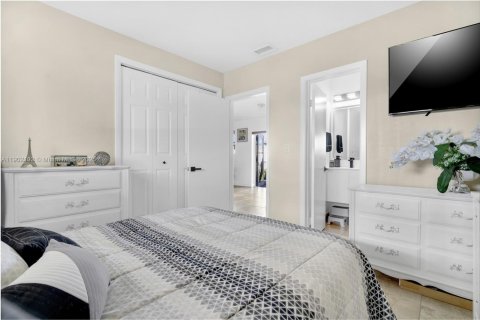 Купить виллу или дом в Майами, Флорида 3 спальни, 111.39м2, № 1953018 - фото 18