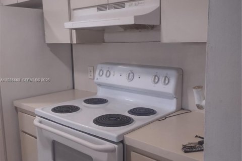 Снять в аренду кондоминиум в Дорал, Флорида 1 спальня, 65.96м2, № 2085221 - фото 10