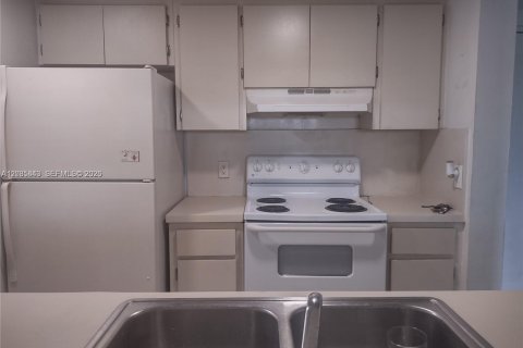 Снять в аренду кондоминиум в Дорал, Флорида 1 спальня, 65.96м2, № 2085221 - фото 9