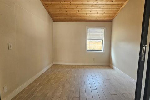 Снять в аренду виллу или дом в Порт-Шарлотт, Флорида 4 комнаты, 181.81м2, № 1912356 - фото 4