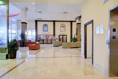 Condominio en venta en Sunny Isles Beach, Florida, 33.44 m2 № 1704667 - foto 29