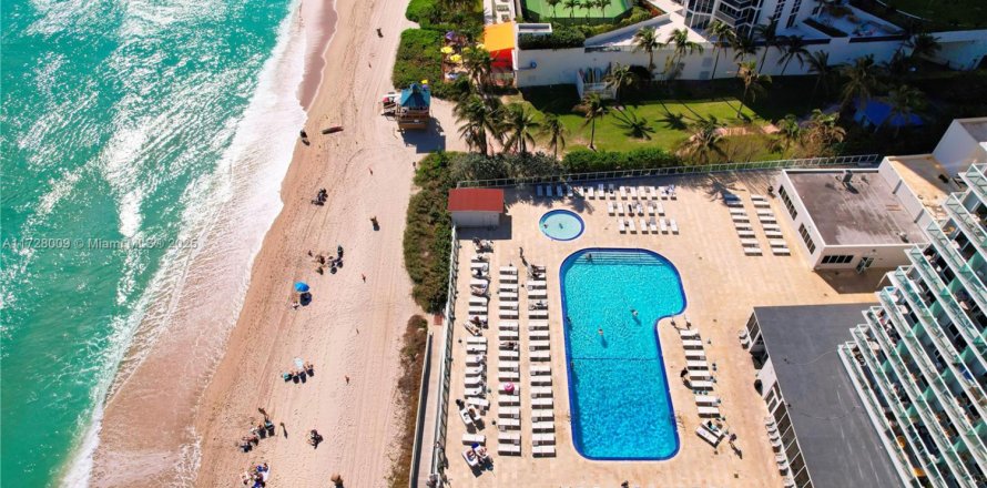 Estudio en el Condominio en Sunny Isles Beach, Florida № 1704667
