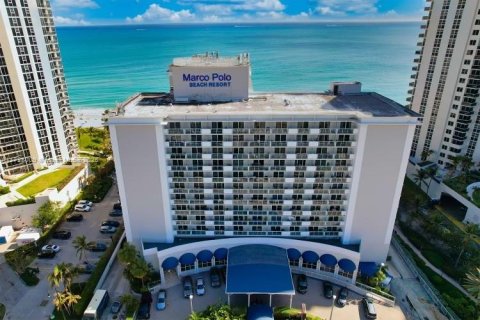 Condominio en venta en Sunny Isles Beach, Florida, 33.44 m2 № 1704667 - foto 2