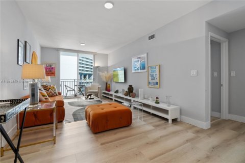 Condo in Miami, Florida, 2 bedrooms  № 1980146 - photo 5