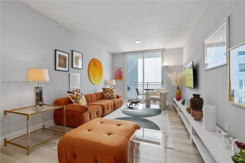 Condo in Miami, Florida, 2 bedrooms  № 1980146 - photo 7