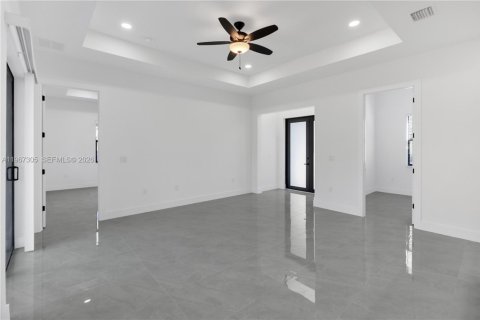 Купить виллу или дом в Лихай-Эйкерс, Флорида 4 спальни, 153.29м2, № 2028585 - фото 14