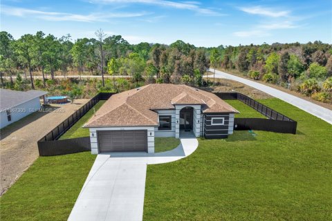 Купить виллу или дом в Лихай-Эйкерс, Флорида 4 спальни, 153.29м2, № 2028585 - фото 3