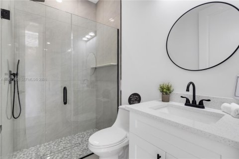 Купить виллу или дом в Лихай-Эйкерс, Флорида 4 спальни, 153.29м2, № 2028585 - фото 27