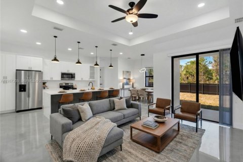Купить виллу или дом в Лихай-Эйкерс, Флорида 4 спальни, 153.29м2, № 2028585 - фото 11