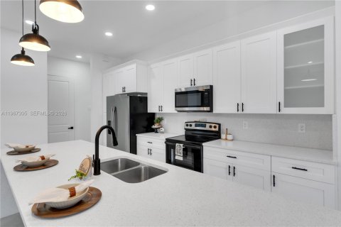 Купить виллу или дом в Лихай-Эйкерс, Флорида 4 спальни, 153.29м2, № 2028585 - фото 20